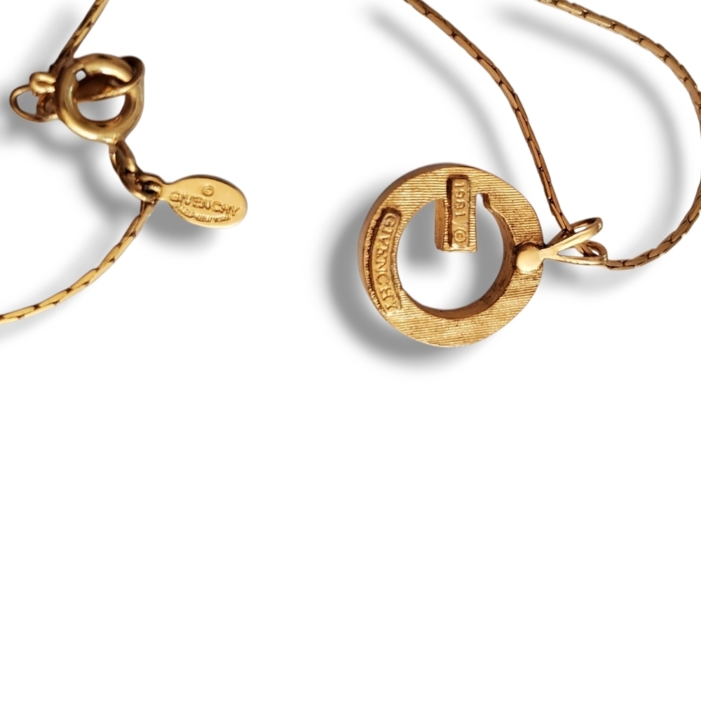 Vintage GIVENCHY 1981 Elegant Gold Authentic Pendant G Necklace - Picture 8 of 12